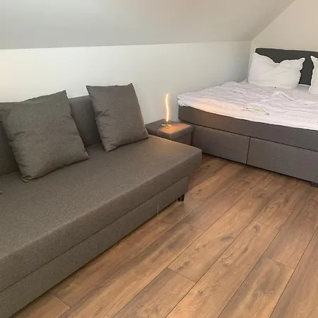 Strandnahes-ferienhaus-in-glowe-auf-ruegen غلوفي